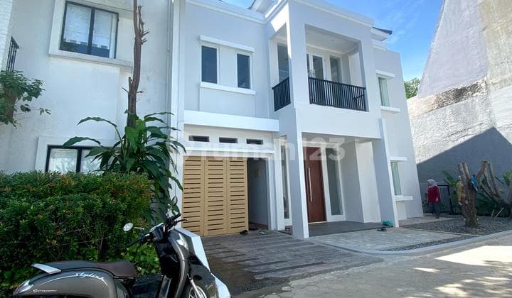 For Rent: 2-Story Semi-Furnished House, Renovated Condition, Hook Position