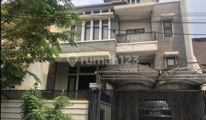 Dijual Rumah di Sunrise Garden 3 Lantai hadap selatan