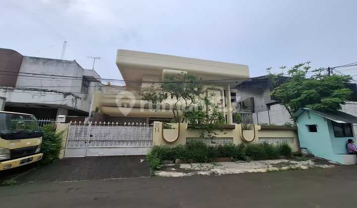 For Rent Large House in Tomang with Swimming Pool
