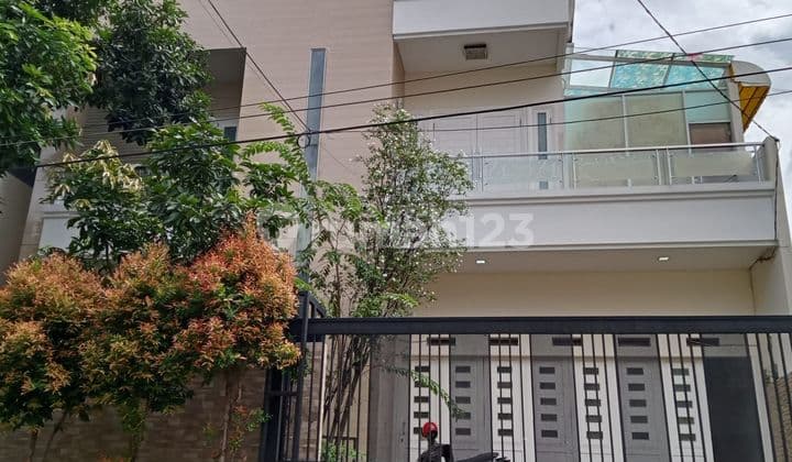 For Sale Green Ville Corner House Next to Park Fully Furnished Flood-Free