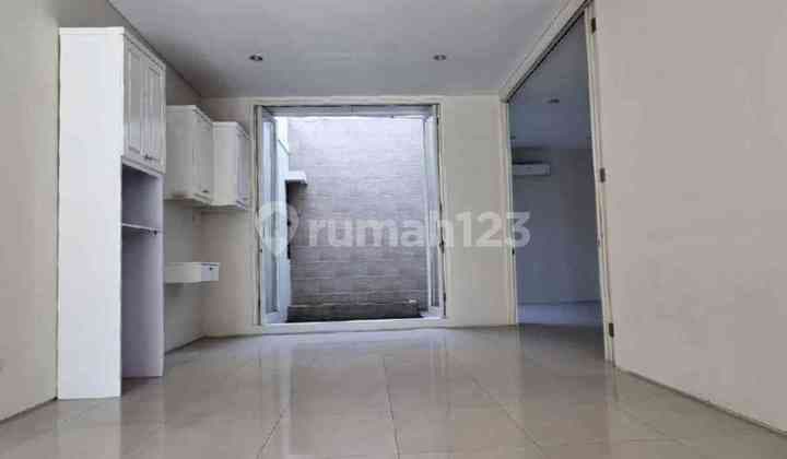 ROYAL RESIDENCE House Comfortable Ready to Occupy West Surabaya