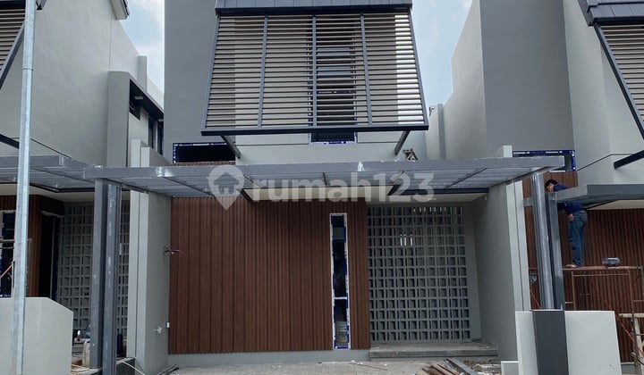 Rumah 2 Lantai Siap Huni Lokasi Strategis Nyaman Dan Damai