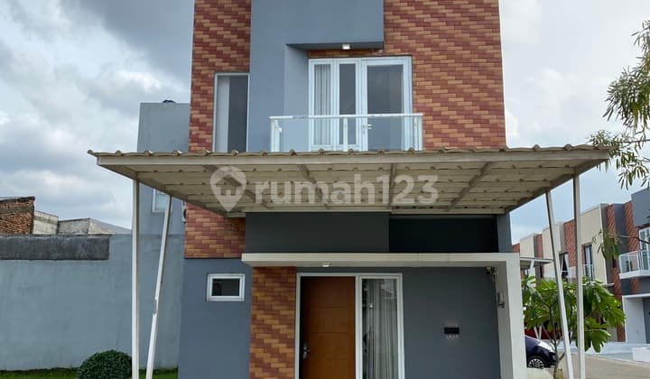 Rumah 2 Lantai Siap Huni 3Kt 3Km Dekat Pemkot Tangsel Ful Furnish