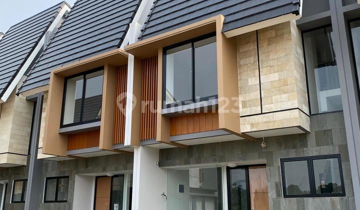Rumah Mewah 2 Lantai Siap Huni Lokasi Dekat Stasiun Dan Pin Tol