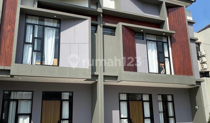 Rumah 2 Lantai Siap Huni Lokasi Strategis Nyaman Dan Damai