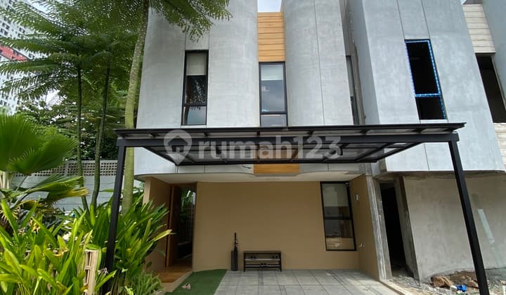 Rumah Mewah 2 Lantai di Bsd Dekat Aeon Mall Bsd