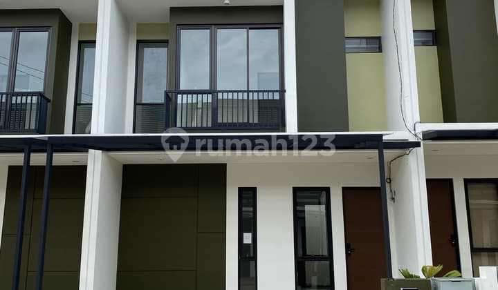 Rumah 2 Lantai Siap Huni Lokasi Strategis Nyaman Dan Damai