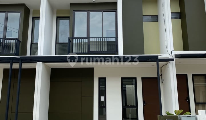 Rumah 2 Lantai Siap Huni Lokasi Strategis Nyaman Dan Damai