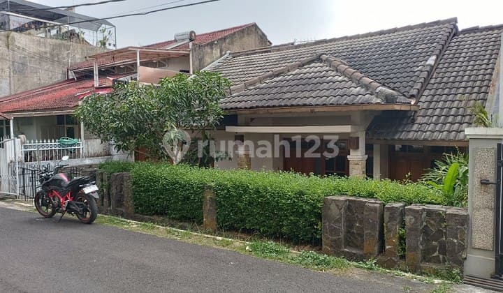Rumah Terawat Siap Huni Unfurnished SHM di Cigadung, Bandung