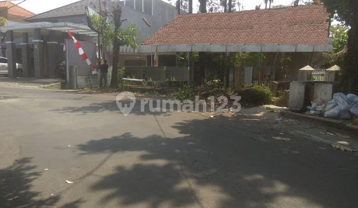 Rumah Lama Hitung Tanah Lokasi Tengah Kota Jalan Besar Turangga