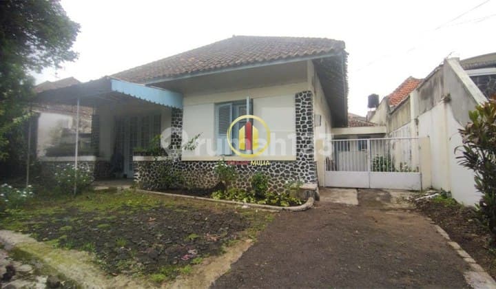 Rumah Lama Bernilai Investasi di Pusat Kota Bandung Area Riau.