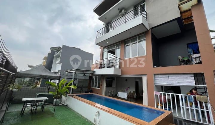 Rumah 3 Lantai View Bagus SHM di Resort Dago Pakar, Bandung
