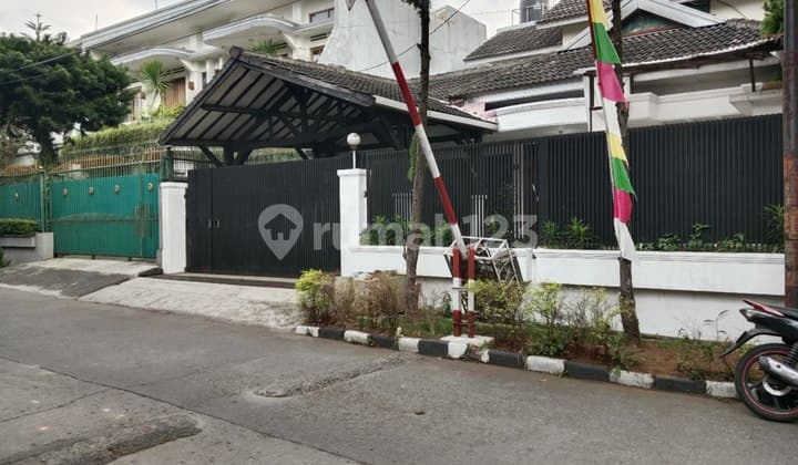 Rumah Terawat 2Lantai Siap Huni SHM Dekat Gt Tol Pasteur, Bandung