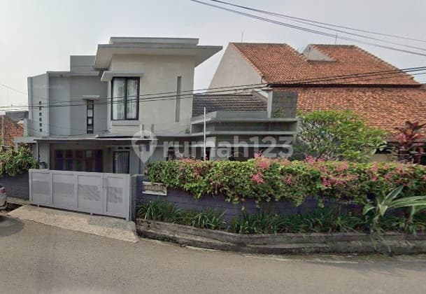 Rumah Bagus Dekat ke Pusat Kota di Ciateul Sayap Bkr Moch Toha.