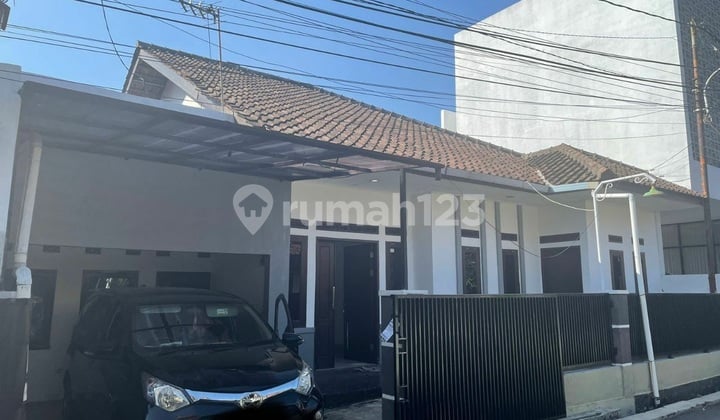 Affordable Ready-to-Occupy House in Strategic Location Near Metro in Margahayu.