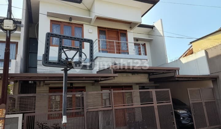 Rumah 2 Lantai Bagus di Permata Arcamanik - Dekat Sport Jabar, Siap Huni!