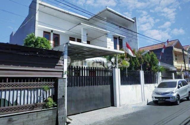 Rumah Bagus Lokasi Strategis Akses Jalan Besar di Kembar Bandung