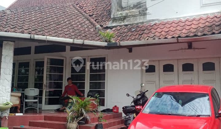 Rumah Terawat Heritage Siap Huni Lokasi Strategis di Sayap Dago.