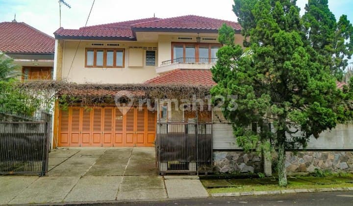 Luxurious Villa House in Dago Asri Bandung - Green, Peaceful & Private