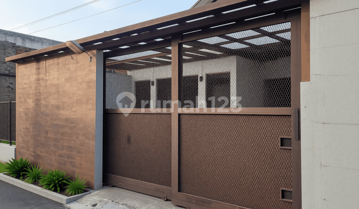 Nice, Cheap, Ready-to-Occupy House in a Comfortable Location Inside Turangga Complex.