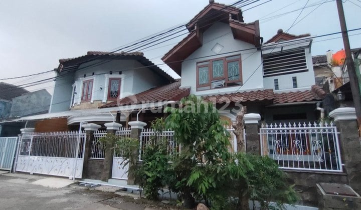 Rumah 2 Lantai Komplek Kiara Sari Belakang Samsat Soekarno Hatta