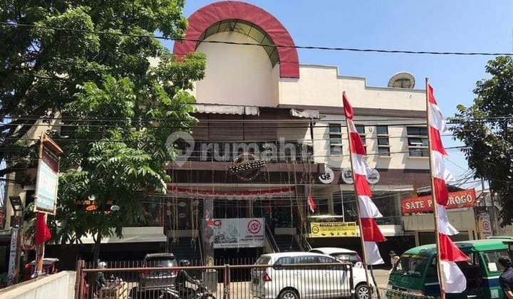 Gedung mall Aktif 3 lantai Sukajadi, Bandung