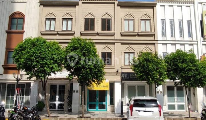 Ruko Hollywood Boulevard Tempat Strategis Untuk Bisnis