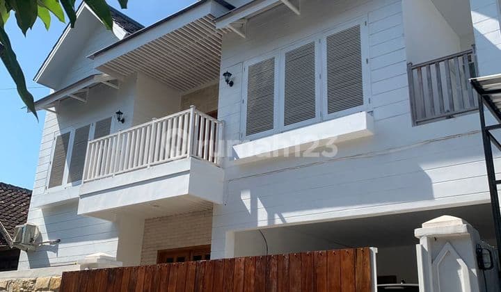 Rumah Baru 3 Lantai Di Jl Nuansa Udayana Jimbaran Ada Rooftop