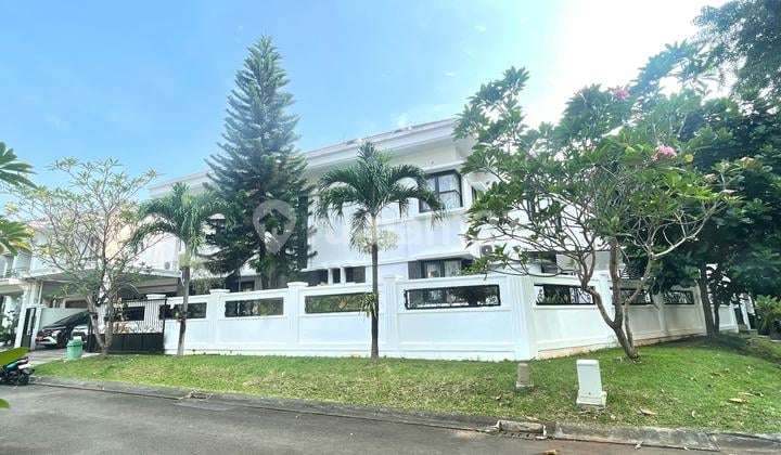 Rumah dengan Swimming Pool Siap Huni di Bintaro Jaya 9