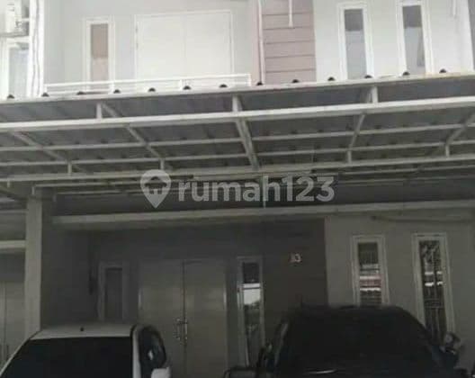 Town House with Swimming Pool Ready to Occupy in Pondok Aren