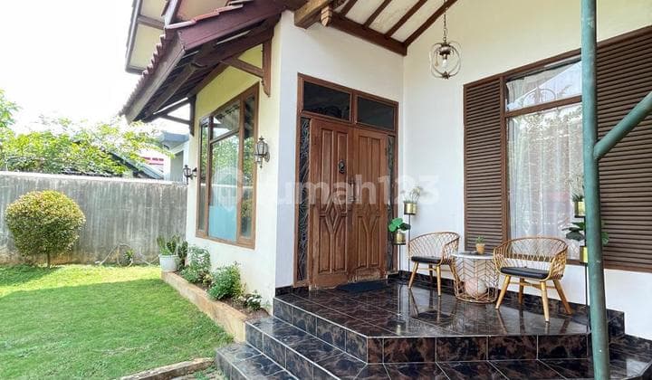 Rumah Bagus Tanah Luas Strategis M R T Siap Huni di Cirendeu