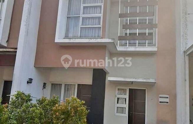 Beautiful 2-Story House in the Bintaro Pondok Aren Area