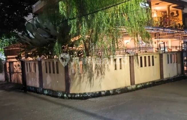 Rumah Hoek Nyaman di Lokasi Strategis di Kembangan Jakarta