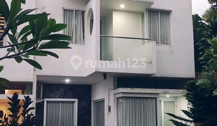 Rumah Cantik Dengan Rooftop Siap Huni Di Ciputat