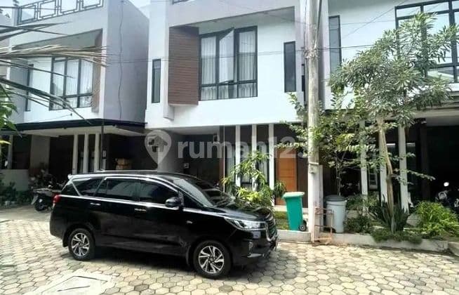 Rumah Cantik Strategis Siap Huni Di Cirendeu Tangsel