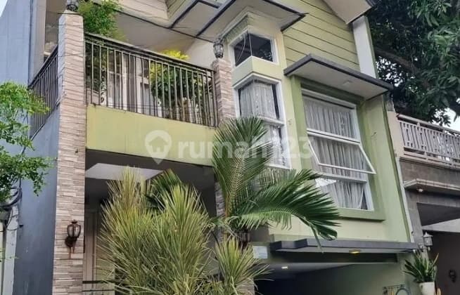 House Near the Train Station and Toll Road Close to UPJ Campus in Bintaro.