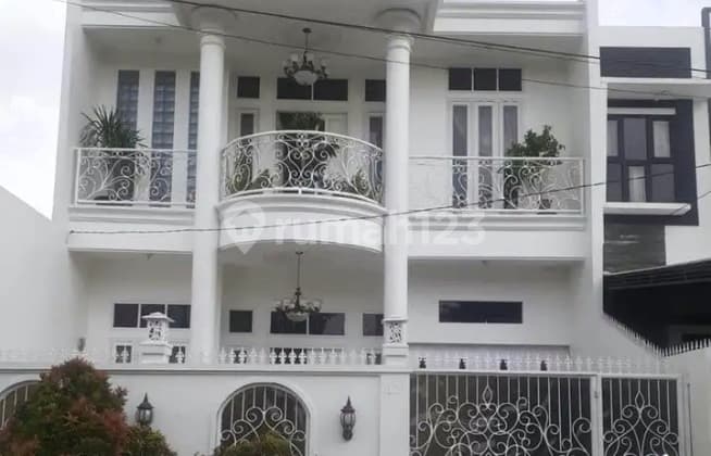 Rumah Cantik Perbatasan Dki Tangerang Strategis Tol di Ciledug