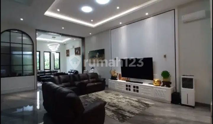 Luxury House in PIK1, Minimalist, Luxurious Furnishings, and Elevator Included