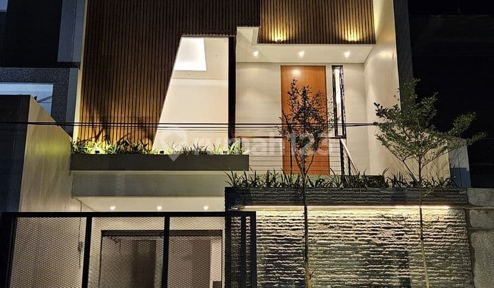 For Sale Brand New Minimalist House Sunter 3.5 Floors