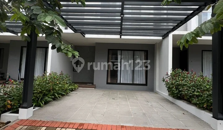 For Rent Comfortable Strategic House in Emerald Bintaro