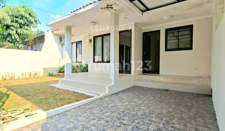 Rumah Asri Siap Huni dan Lokasi Strategis di Graha Bintaro 6296
