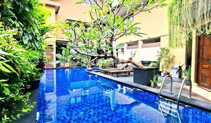 Rumah dengan Kolam Renang di Bintaro Jaya Sektor 3 10016