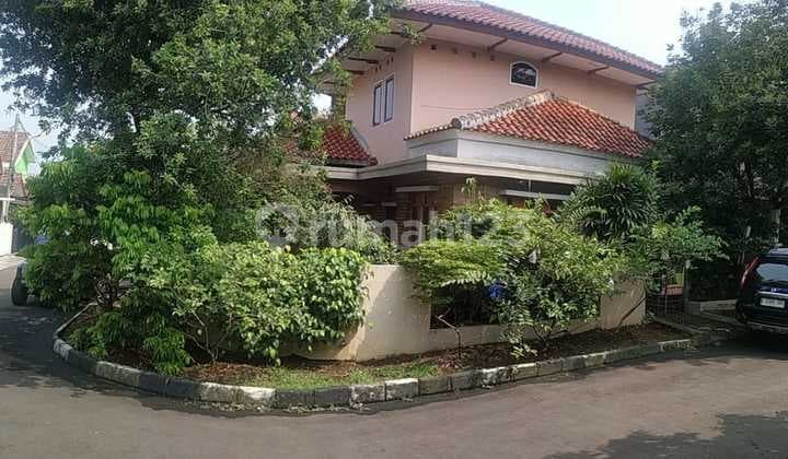 Rumah Hoek Dekat Stasiun Dekat Tol Di Taman Yasmin