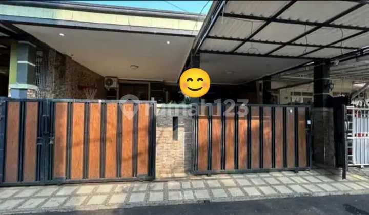 Dijual Rumah Siap Huni Dekat Stasiun di Taman Yasmin