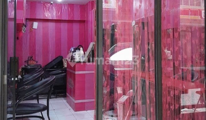Ruang Usaha di mainroad Apartemen Gateway Cicadas Bagus strategis