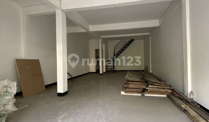 Ruko di Jl. Pesantren cimahi kawasan ramai umtuk Usaha SHM