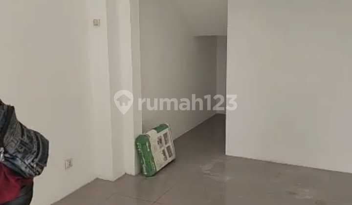 Rumah Siap Pakai Cocok untuk Kantor di Mainroad Sayap Riau