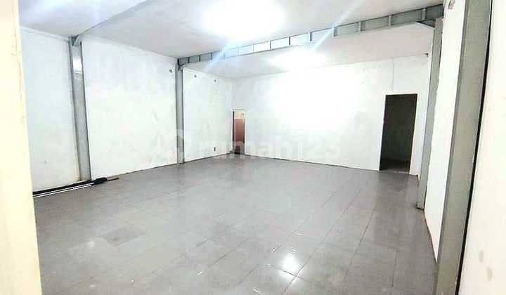 Ruko Lokasi Strategis 1.5 Lantai di Ciateul