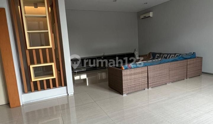 Dijual Rumah 3 Lantai dan Siap Huni di Kelapa Gading