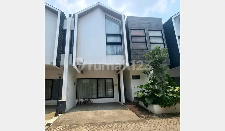 Rumah 2 Lantai + Mezzanine Split Level Design di Serua BSD, Tangerang Selatan